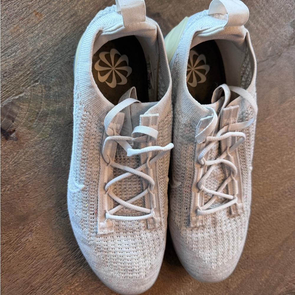 Nike Women's Athletic Shoes - Light Gray
